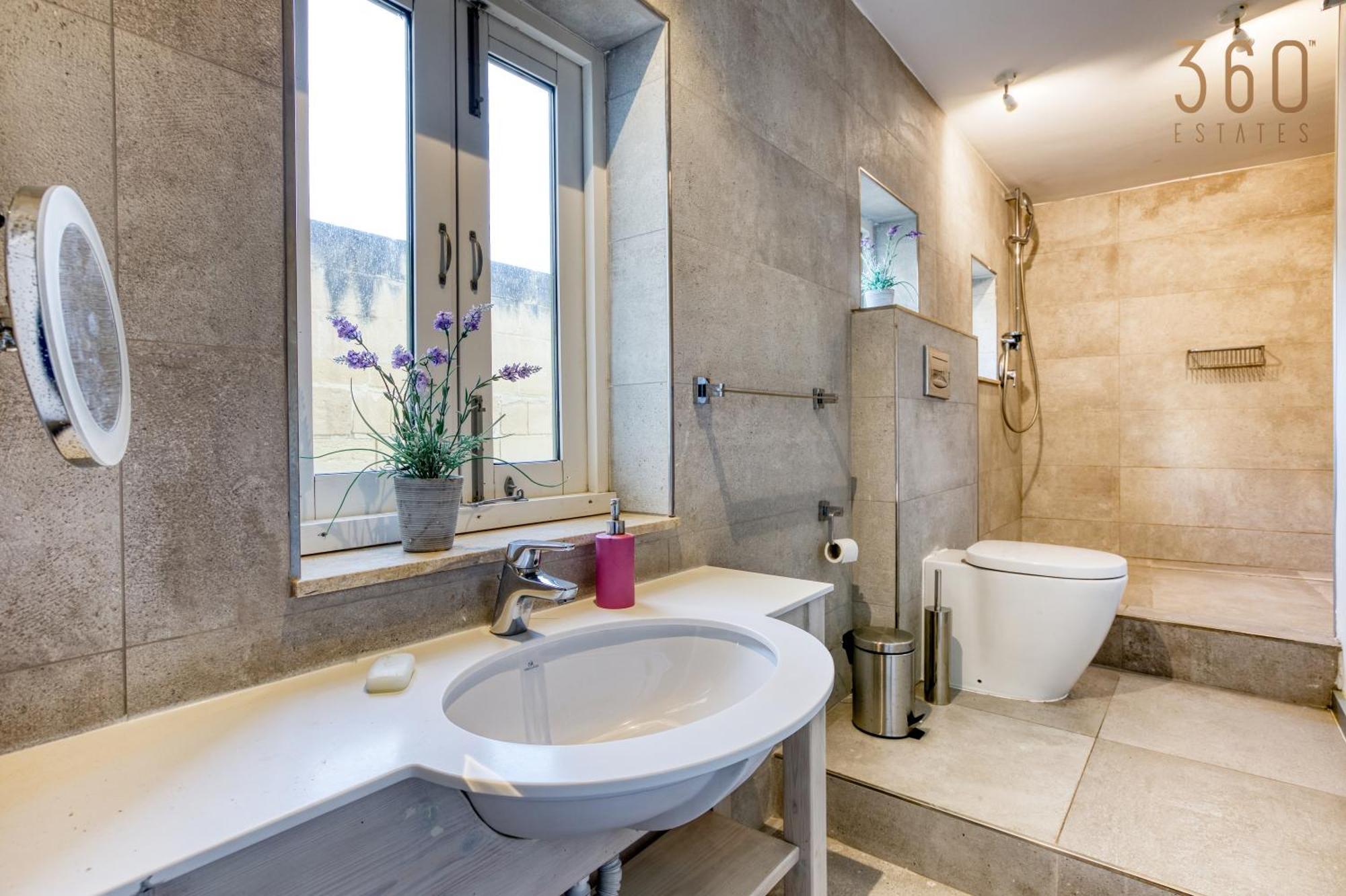 Comfortable 1Br Home With Maltese Balcony In Valletta By 360 Estates Extérieur photo